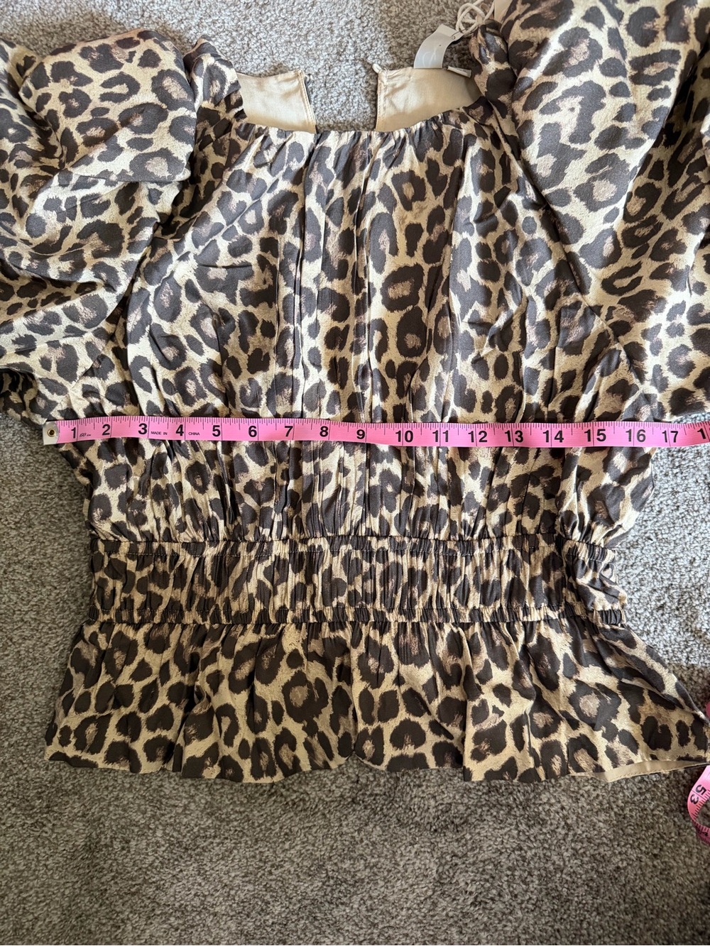 Joie NWT Leopard Print Puff Sleeve Smocked Waist Blouse Top Medium - Picture 2 of 10